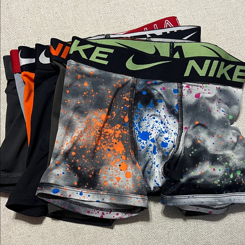 Nike Boys' Assort & Splatter Boxer Briefs with Lime Waistband -Bundle Small 6-7
